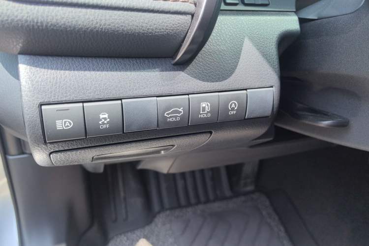 Used Toyota Camry 2023 2.0G Luxury Edition Interior 3
