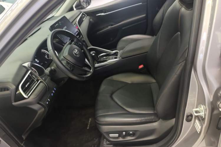 Used Toyota Camry 2023 2.0G Luxury Edition Left Front Seat