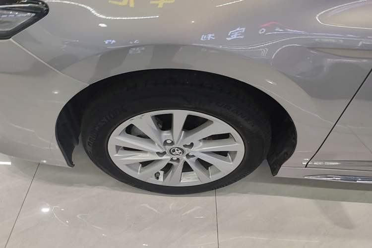 Used Toyota Camry 2023 2.0G Luxury Edition Left Front Wheel Hub