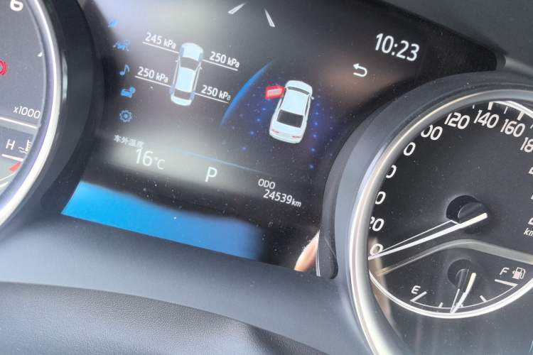 Used Toyota Camry 2023 2.0G Luxury Edition Odometer Close Up