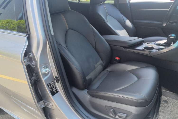 Used Toyota Camry 2023 2.0G Luxury Edition Right Front Seat