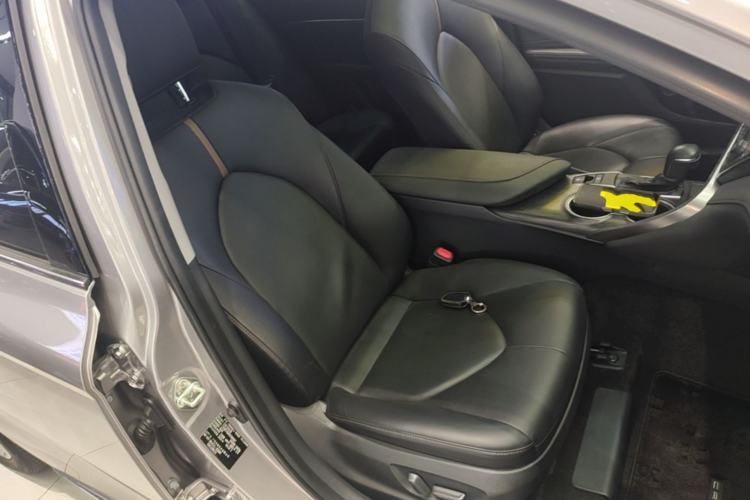 Used Toyota Camry 2023 2.0G Luxury Edition Right Front Seat