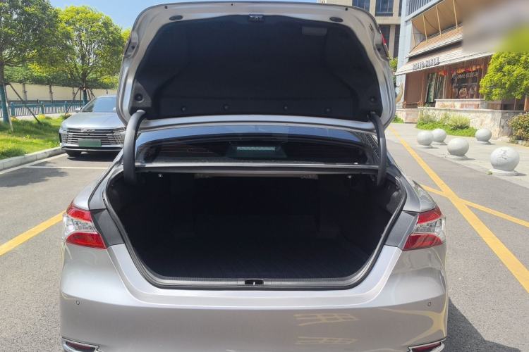 Used Toyota Camry 2023 2.0G Luxury Edition Trunk