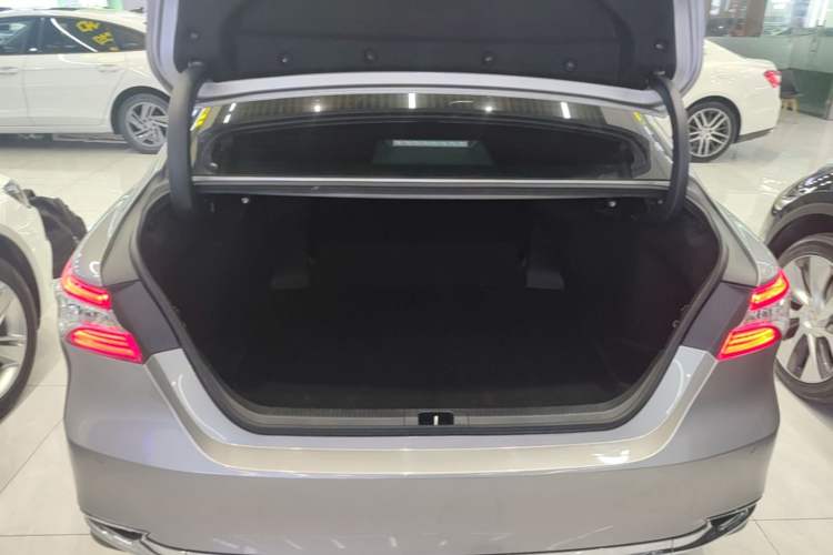 Used Toyota Camry 2023 2.0G Luxury Edition Trunk