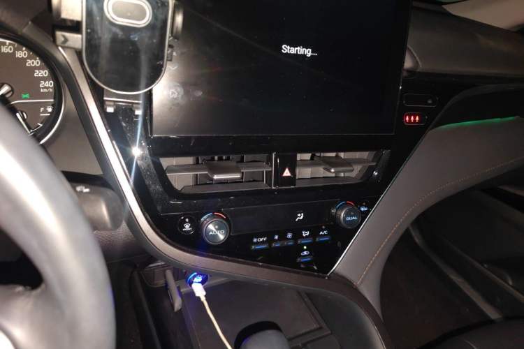 Used Toyota Camry 2023 2.0G Luxury Edition Audio And AC Panel
