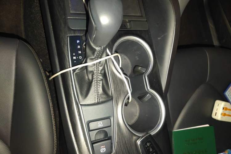 Used Toyota Camry 2023 2.0G Luxury Edition Gear Lever