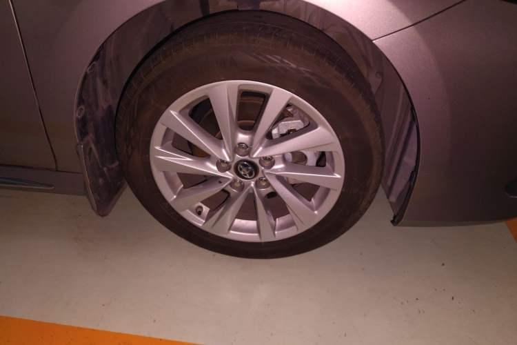 Used Toyota Camry 2023 2.0G Luxury Edition Right Front Wheel Hub