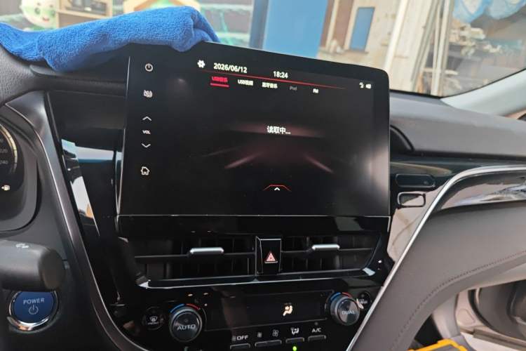 Used Toyota Camry 2023 Dual-Motor 2.5HG Luxury Edition Audio And AC Panel