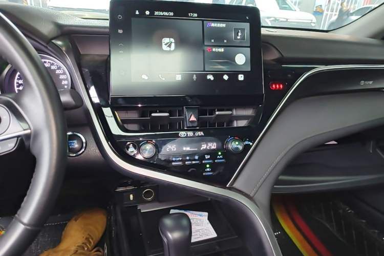 Used Toyota Camry 2023 2.0GVP Premier Edition Audio And AC Panel