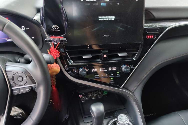 Used Toyota Camry 2023 Dual-Motor 2.5HG Luxury Edition Audio And AC Panel