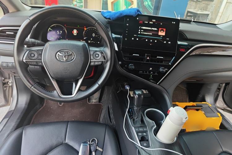 Used Toyota Camry 2023 Dual-Motor 2.5HG Luxury Edition Center Console