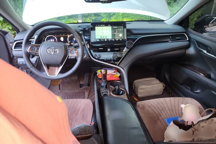 Used Toyota Camry 2023 2.5G Luxury Edition Center Console