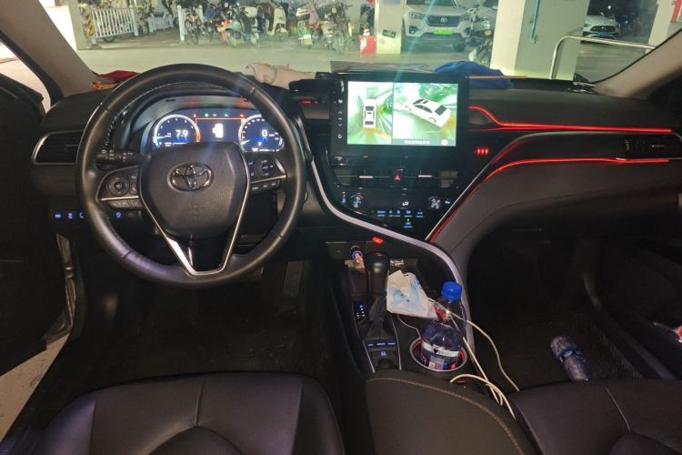 Used Toyota Camry 2023 2.5G Luxury Edition Center Console