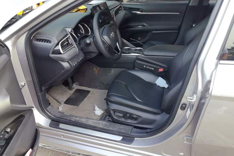 Used Toyota Camry 2023 2.0G Luxury Edition Driver Seat