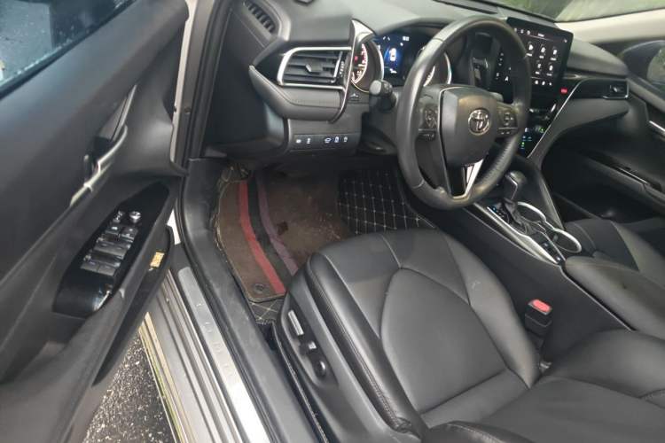 Used Toyota Camry 2023 2.0G Luxury Edition Driver Seat