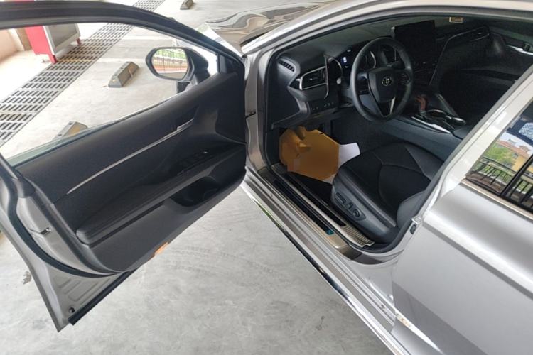 Used Toyota Camry 2023 2.0G Luxury Edition Driver Seat