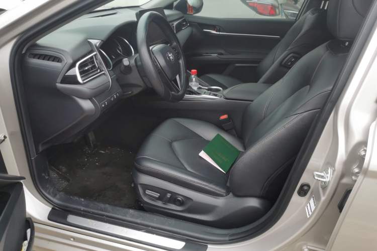 Used Toyota Camry 2023 2.0G Luxury Edition Driver Seat