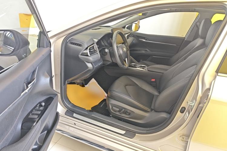Used Toyota Camry 2023 2.5G Luxury Edition Driver Seat