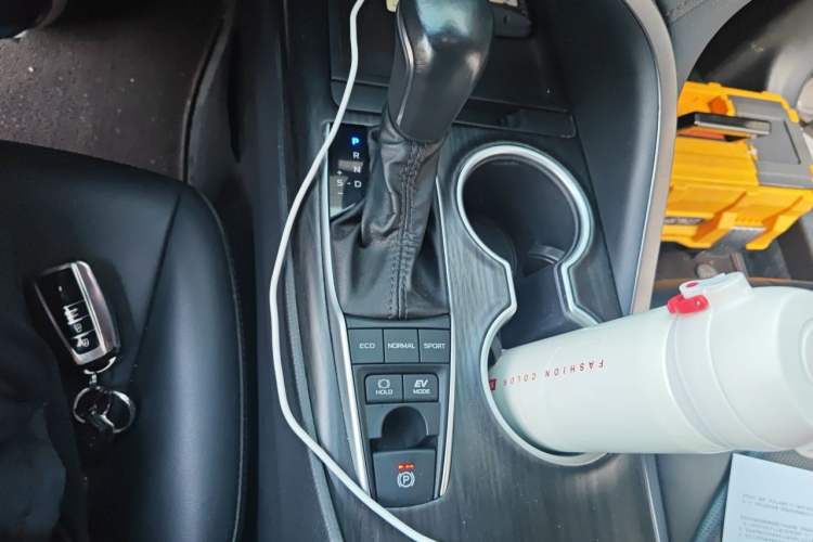 Used Toyota Camry 2023 Dual-Motor 2.5HG Luxury Edition Gear Lever