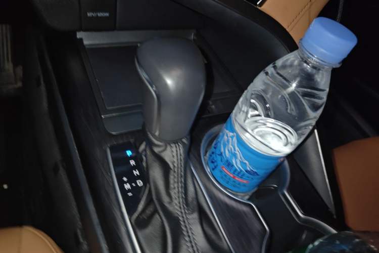 Used Toyota Camry 2023 2.0GVP Premier Edition Gear Lever