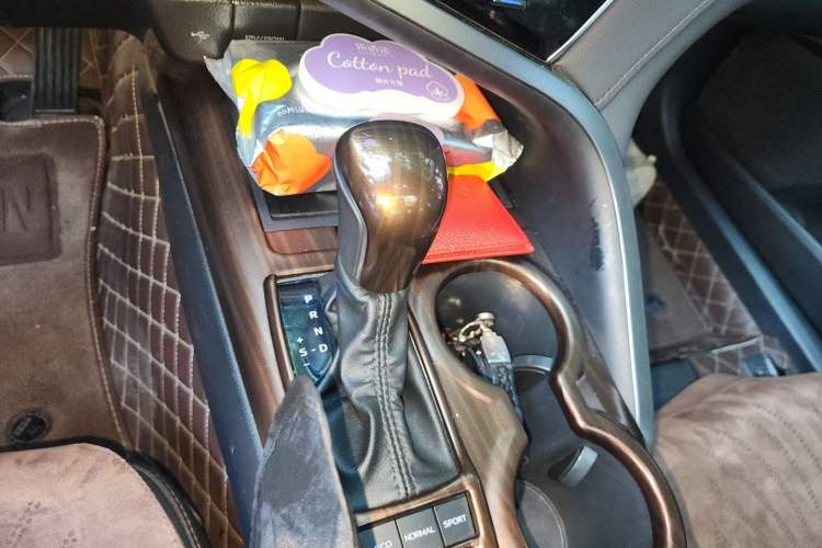 Used Toyota Camry 2023 2.5G Luxury Edition Gear Lever