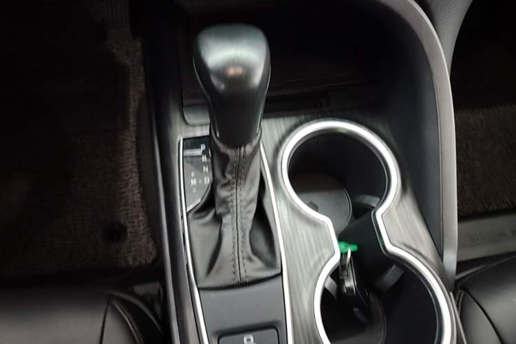 Used Toyota Camry 2023 2.0G Luxury Edition Gear Lever