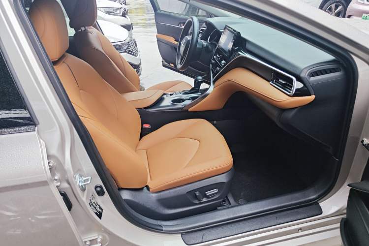 Used Toyota Camry 2023 2.0GVP Premier Edition Interior 2