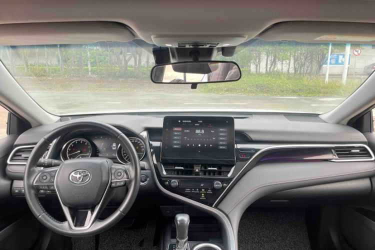 Used Toyota Camry 2023 2.0G Luxury Edition Interior 2