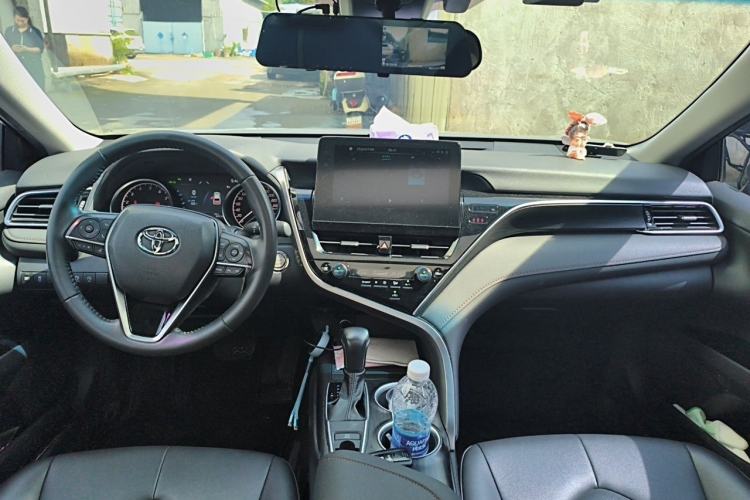 Used Toyota Camry 2023 2.0G Luxury Edition Interior 2