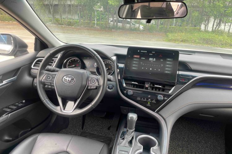 Used Toyota Camry 2023 2.0G Luxury Edition Interior 4
