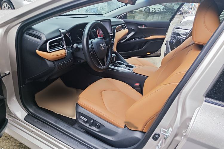 Used Toyota Camry 2023 2.0GVP Premier Edition Interior 5