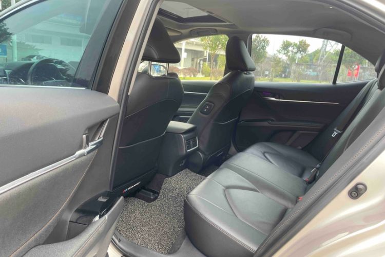 Used Toyota Camry 2023 2.0G Luxury Edition Interior 5