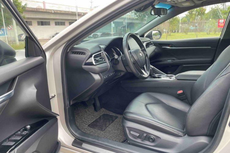 Used Toyota Camry 2023 2.0G Luxury Edition Left Front Seat
