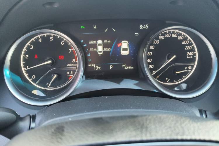 Used Toyota Camry 2023 2.0G Luxury Edition Odometer Close Up