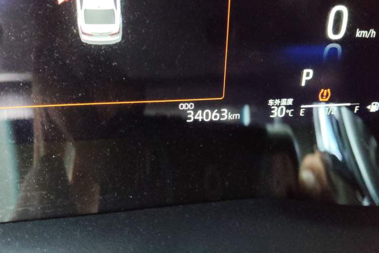 Used Toyota Camry 2023 Dual-Motor 2.5HG Luxury Edition Odometer Close Up