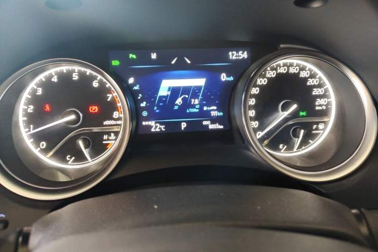 Used Toyota Camry 2023 2.0G Luxury Edition Odometer Close Up