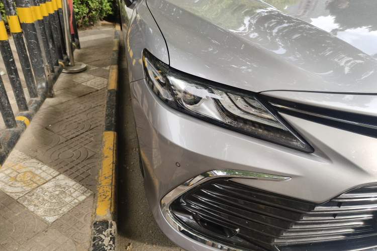 Used Toyota Camry 2023 2.5G Luxury Edition Right Front Headlight