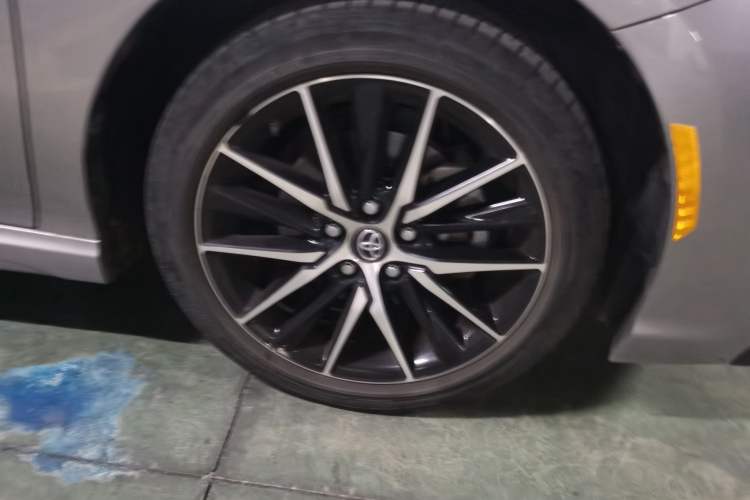 Used Toyota Camry 2023 2.0S Knight Edition Right Front Wheel Hub
