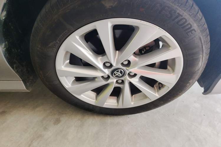Used Toyota Camry 2023 2.0G Luxury Edition Right Front Wheel Hub