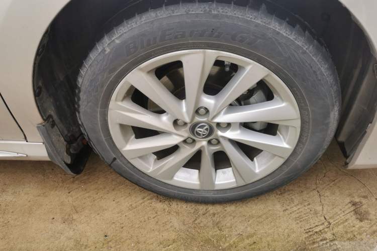 Used Toyota Camry 2023 2.0G Luxury Edition Right Front Wheel Hub