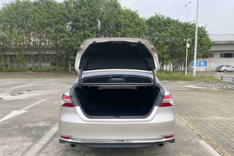 Used Toyota Camry 2023 2.0G Luxury Edition Trunk