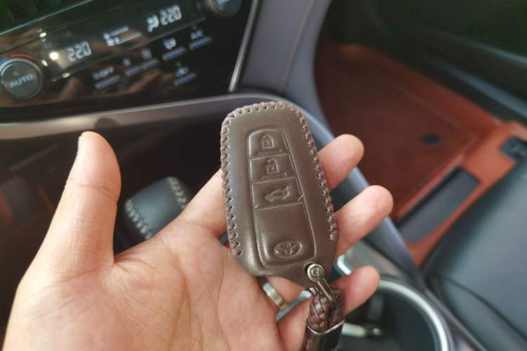 Used Toyota Camry 2023 Dual-Motor 2.5HG Luxury Edition Vehicle Key