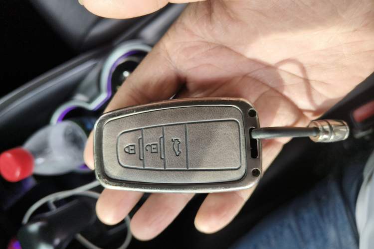 Used Toyota Camry 2023 2.5G Luxury Edition Vehicle Key