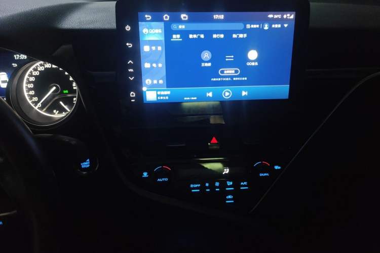 Used Toyota Camry 2023 2.0G Luxury Edition Audio And AC Panel