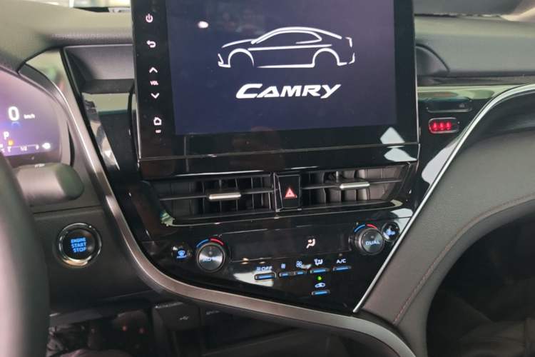 Used Toyota Camry 2023 2.5G Luxury Edition Audio And AC Panel