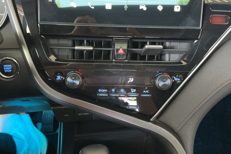 Used Toyota Camry 2023 2.0G Luxury Edition Audio And AC Panel