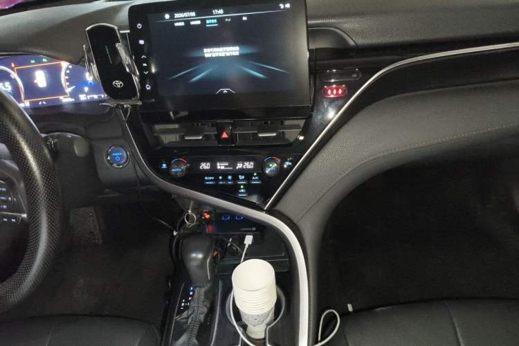 Used Toyota Camry 2023 Dual-Motor 2.5HG Luxury Edition Audio And AC Panel