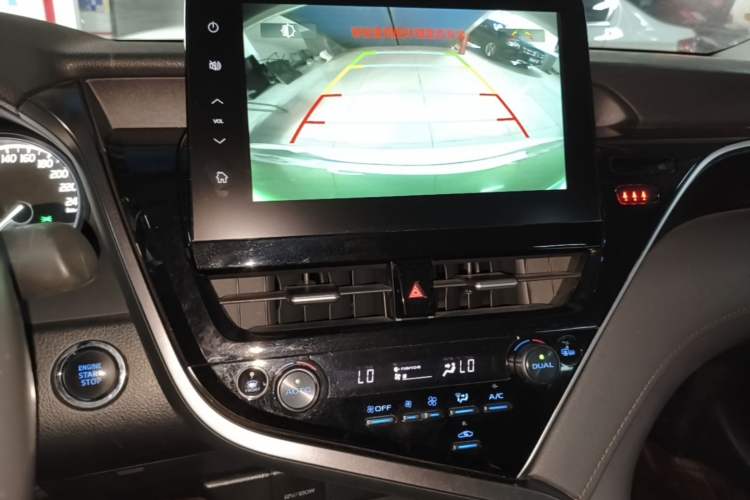 Used Toyota Camry 2023 2.0G Luxury Edition Audio And AC Panel