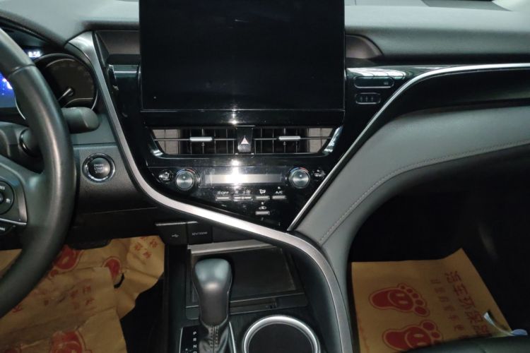 Used Toyota Camry 2023 2.0G Luxury Edition Audio And AC Panel