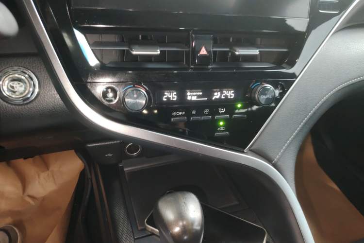 Used Toyota Camry 2023 2.5S Fēngshàng Edition Audio And AC Panel